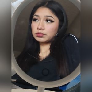 Hi, hello, I'm going to be selling a variety of things on here:)